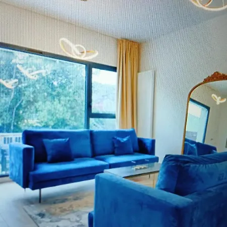 Sumptuous 3br 8p With Terrace Apartment